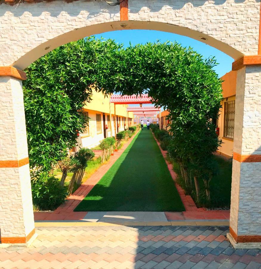 منتجع وشاليهات مورجان الشرق - للعائلات فقط - Dammam Buitenkant foto