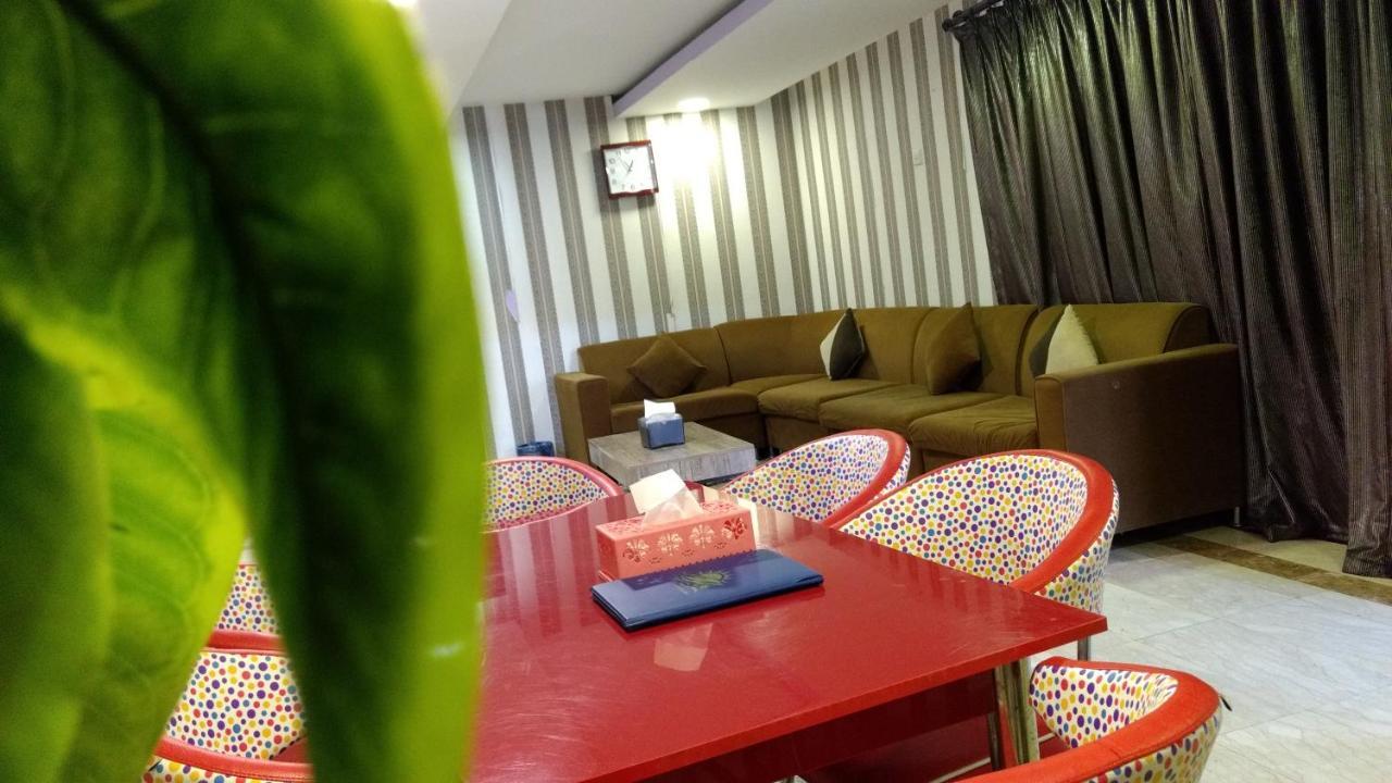 منتجع وشاليهات مورجان الشرق - للعائلات فقط - Dammam Buitenkant foto